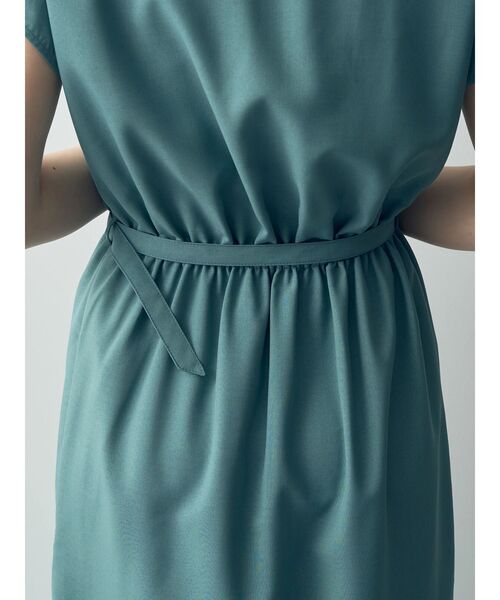 YECCA VECCA（イェッカヴェッカ）の「ポケットデザインワンピース（ワンピース・レディース・グレイッシュベージュ/グリーン/ネイビー・FREE）」の18枚目の写真