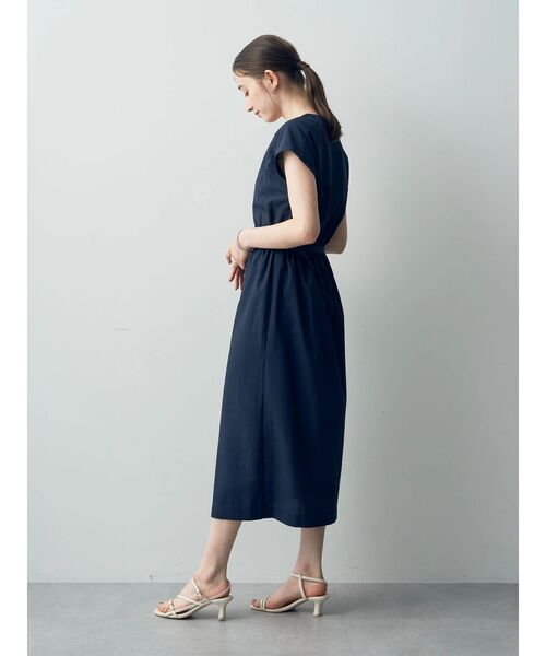 YECCA VECCA（イェッカヴェッカ）の「ポケットデザインワンピース（ワンピース・レディース・グレイッシュベージュ/グリーン/ネイビー・FREE）」の22枚目の写真