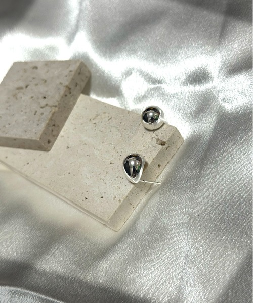 Burner（バーナー）の「【CHI SELECT】ドロップ ピアス シンプル chi-pierce-00506 U【GBT】（ピアス（両耳用）・レディース・ゴールド/シルバー・FREE）」の5枚目の写真