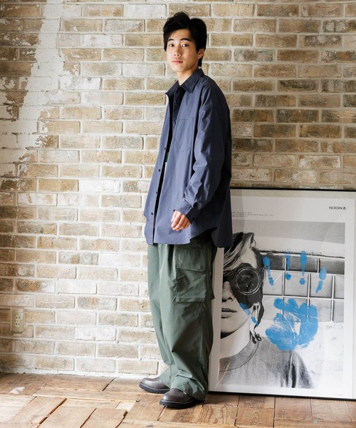 niko and...(ニコアンド)の「アソートシャツ ワイドレギュラーカラーシャツ(シャツ/ブラウス・メンズ・チャコール/イエロー/グリーン/オフホワイト/グレー/ブルー・MEDIUM/BIG(L))」の21枚目の写真