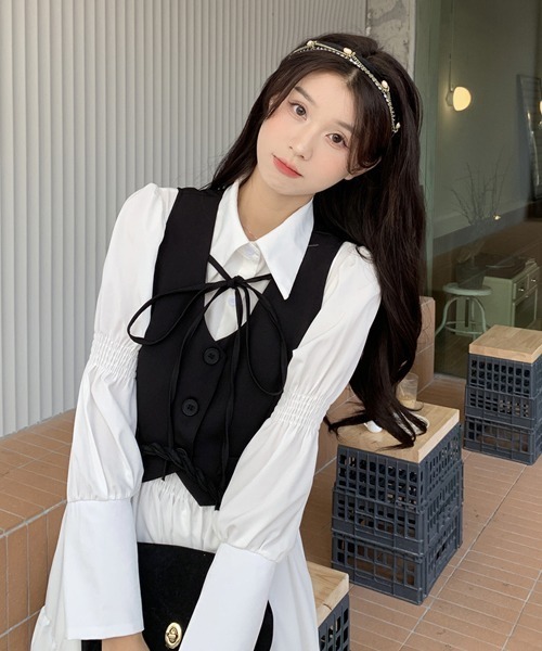 urge:(アージコロン )の「【URGE:】ショート丈 リボン ベスト(ベスト・レディース・ブラック・SMALL/X-LARGE/LARGE/MEDIUM)」の1枚目の写真