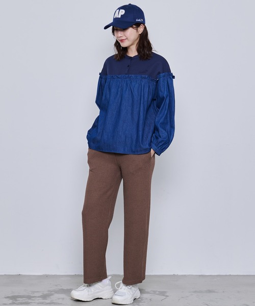 Arnold Palmer（アーノルドパーマー）の「フリル ヨークドッキング プルオーバー（シャツ/ブラウス・レディース・ブラック/アイボリー/ネイビー・L/M/S）」の7枚目の写真