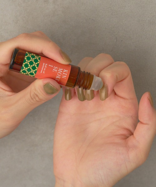 BIRTHDAY BAR(バースデイバー)の「KINMOKUSEI Roll on oil 金木犀 ロールオンオイル(ハンドケア/ハンドクリーム・レディース・オレンジ・0)」の4枚目の写真