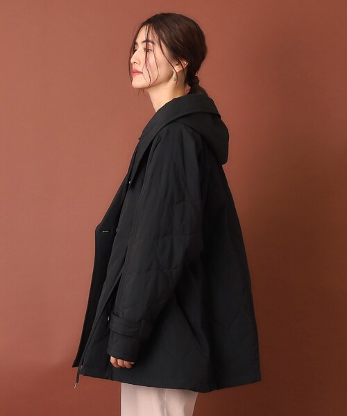 DRESSTERIOR(ドレステリア)の「◆VACHEMENT(ヴァシュモン)リサイクル60/40クロスキルティングコート(その他アウター・レディース・ブラック・00)」の4枚目の写真