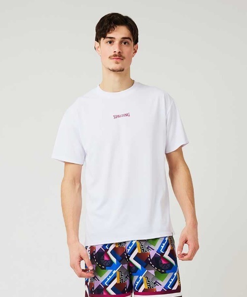 SPALDING(スポルディング)の「【SPALDING/スポルディング】Tシャツ ジオメトリック メイドフォーザゲーム/UVカット吸水速乾バックプリント半袖Tシャツ(Tシャツ/カットソー・メンズ・ホワイト/ブラック・MEDIUM/LARGE)」の3枚目の写真