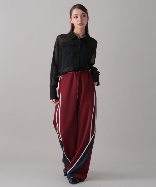 FOREVER 21(フォーエバー トゥエンティーワン)の「【2024FW】トラックワイドパンツ(その他パンツ・レディース・ネイビー/レッド・SMALL/MEDIUM)」の8枚目の写真