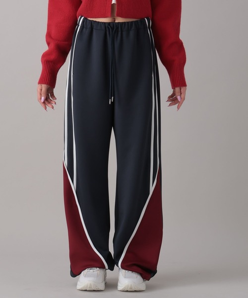 FOREVER 21(フォーエバー トゥエンティーワン)の「【2024FW】トラックワイドパンツ(その他パンツ・レディース・ネイビー/レッド・SMALL/MEDIUM)」の17枚目の写真