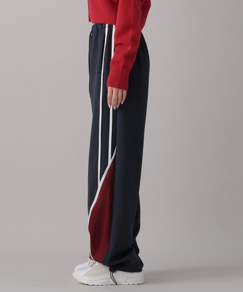 FOREVER 21(フォーエバー トゥエンティーワン)の「【2024FW】トラックワイドパンツ(その他パンツ・レディース・ネイビー/レッド・SMALL/MEDIUM)」の18枚目の写真