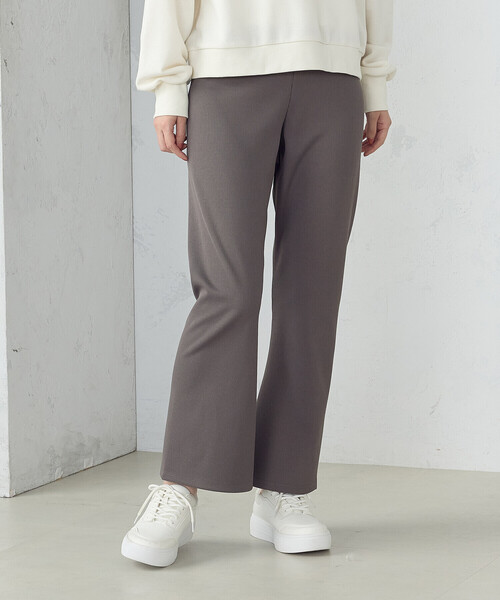 COMME CA ISM(コムサイズム)の「ジャカード ストレッチ セミフレアパンツ(その他パンツ・レディース・ブラック/グレー・MEDIUM/LARGE)」の2枚目の写真