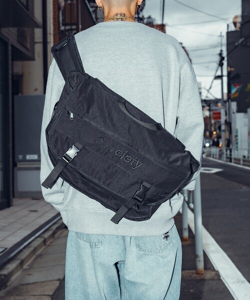 Subciety(サブサエティ)の「MESSENGER BAG(メッセンジャーバッグ・メンズ・ブラック/グレー・FREE)」の22枚目の写真