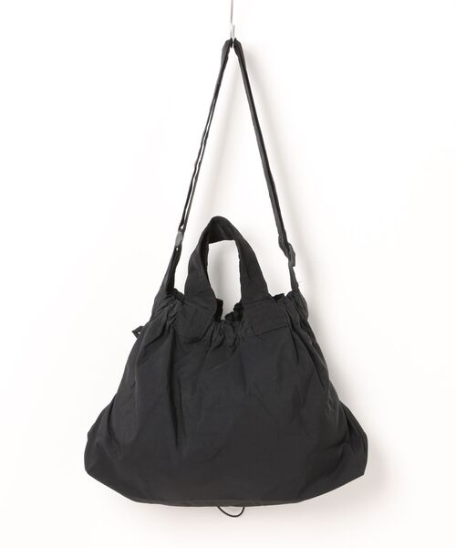 GORGE(ゴージ)の「《ナイロン×巾着風シルエット》レディース 2WAYショルダーバッグ 軽量 通勤・デイリー◎(ショルダーバッグ・レディース・ブラック/カーキ・F)」の12枚目の写真