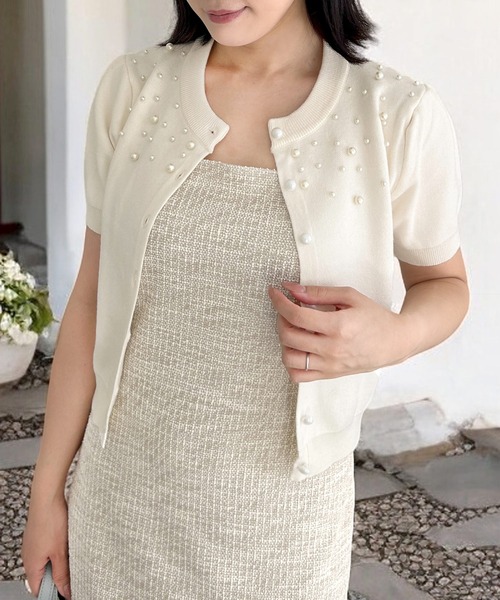 Julia Boutique（ジュリアブティック）の「パールデコ パフスリーブニットカーディガン（カーディガン/ボレロ・レディース・グレー/オフホワイト/ブラック/ピンク・ONE）」の21枚目の写真