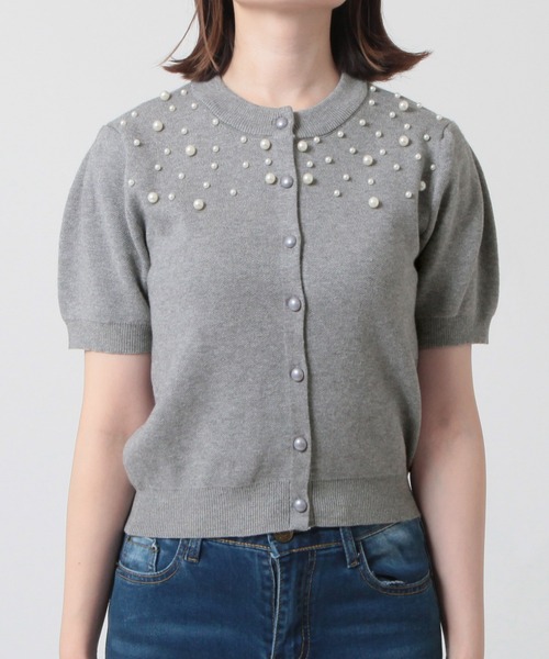 Julia Boutique（ジュリアブティック）の「パールデコ パフスリーブニットカーディガン（カーディガン/ボレロ・レディース・グレー/オフホワイト/ブラック/ピンク・ONE）」の11枚目の写真