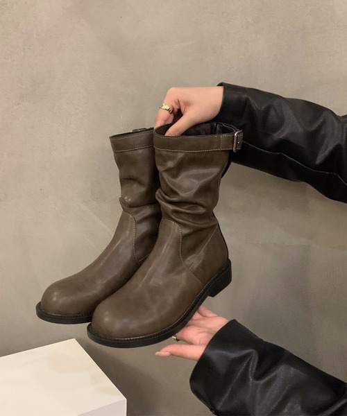 shoes365(シューズスリーシックスファイヴ)の「【shoes365】バックル付き 革ブーツ(ブーツ・レディース・ブラック/ブラウン・22.5cm/23.0cm/23.5cm/24.0cm/24.5cm/25.0cm)」の8枚目の写真