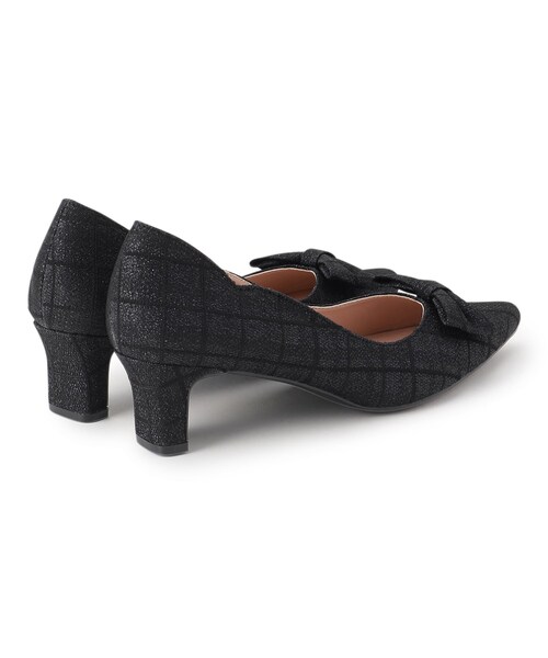 couture brooch（クチュールブローチ）の「サイドカットリボンパンプス（パンプス・レディース・ナチュラル/ブラック・30/35/45）」の5枚目の写真