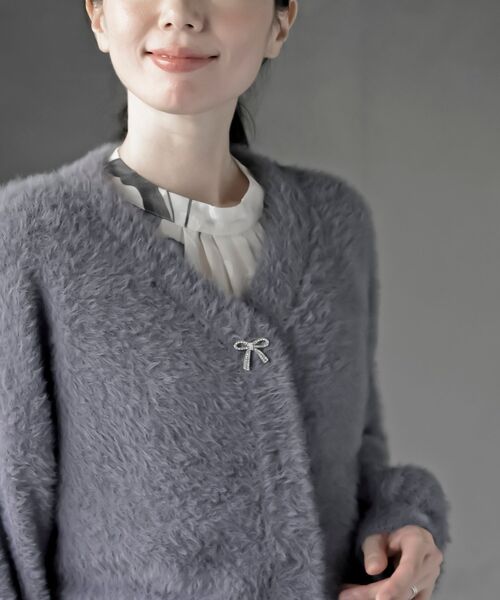 rps(アールピーエス)の「リボンボタンフェザーVネックカーディガン(カーディガン/ボレロ・レディース・アイボリー/ライトグレー/ピンク/パープル・フリー)」の8枚目の写真