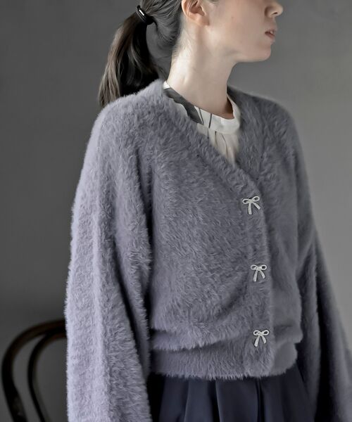 rps(アールピーエス)の「リボンボタンフェザーVネックカーディガン(カーディガン/ボレロ・レディース・アイボリー/ライトグレー/ピンク/パープル・フリー)」の5枚目の写真