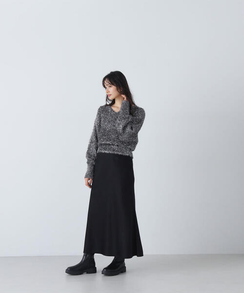 NATURAL BEAUTY BASIC(ナチュラルビューティーベーシック)の「◇【美人百花掲載】バイアスサテンナロースカート(スカート・レディース・ベージュ/チャコールグレー/ブラック・MEDIUM/SMALL)」の6枚目の写真