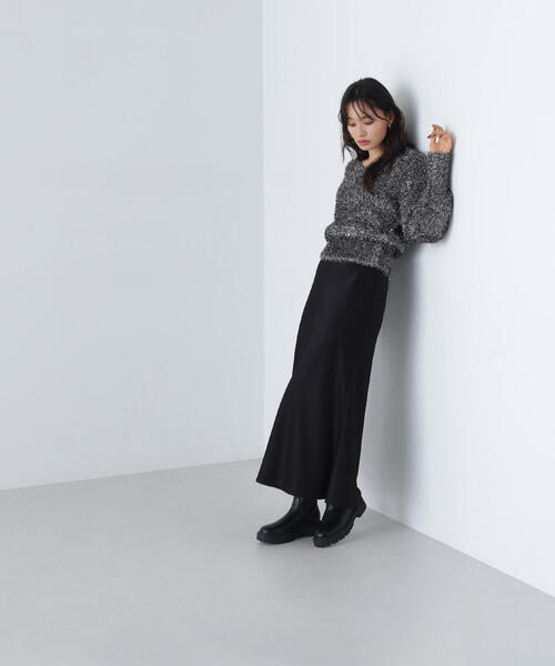 NATURAL BEAUTY BASIC(ナチュラルビューティーベーシック)の「◇【美人百花掲載】バイアスサテンナロースカート(スカート・レディース・ベージュ/チャコールグレー/ブラック・MEDIUM/SMALL)」の7枚目の写真