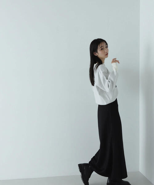NATURAL BEAUTY BASIC(ナチュラルビューティーベーシック)の「◇【美人百花掲載】バイアスサテンナロースカート(スカート・レディース・ベージュ/チャコールグレー/ブラック・MEDIUM/SMALL)」の8枚目の写真