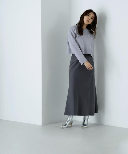 NATURAL BEAUTY BASIC(ナチュラルビューティーベーシック)の「◇【美人百花掲載】バイアスサテンナロースカート(スカート・レディース・ベージュ/チャコールグレー/ブラック・MEDIUM/SMALL)」の3枚目の写真