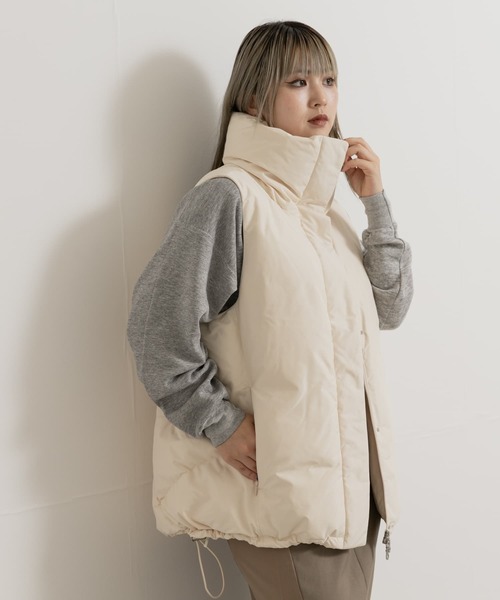 THE GOODLAND MARKET（ザグッドランドマーケット）の「KWD　STAND COLLAR DOWN VEST（ダウンベスト・レディース・アイボリー/ブラック・ONE）」の4枚目の写真