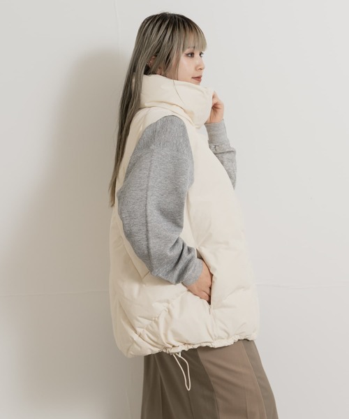 THE GOODLAND MARKET（ザグッドランドマーケット）の「KWD　STAND COLLAR DOWN VEST（ダウンベスト・レディース・アイボリー/ブラック・ONE）」の6枚目の写真