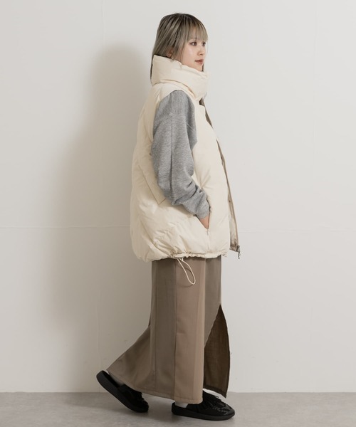 THE GOODLAND MARKET（ザグッドランドマーケット）の「KWD　STAND COLLAR DOWN VEST（ダウンベスト・レディース・アイボリー/ブラック・ONE）」の8枚目の写真