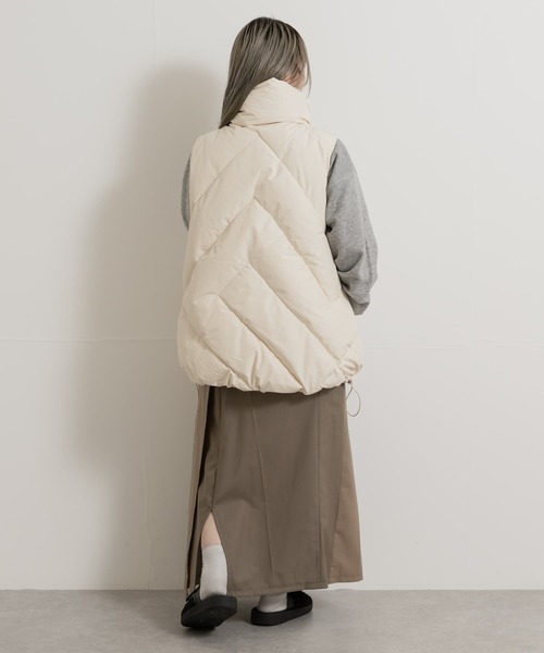 THE GOODLAND MARKET（ザグッドランドマーケット）の「KWD　STAND COLLAR DOWN VEST（ダウンベスト・レディース・アイボリー/ブラック・ONE）」の9枚目の写真