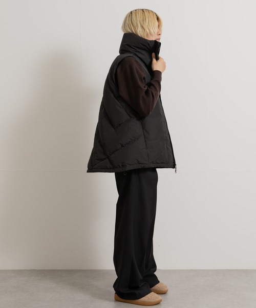 THE GOODLAND MARKET（ザグッドランドマーケット）の「KWD　STAND COLLAR DOWN VEST（ダウンベスト・レディース・アイボリー/ブラック・ONE）」の13枚目の写真
