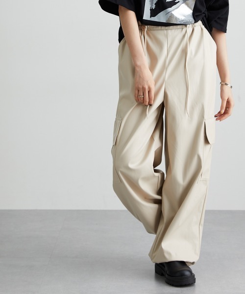 Soiunique（スワユニーク）の「フェイクレザーゆったりサイズカーゴパンツ ［Soiunique］（その他パンツ・レディース・ブラック/ベージュ・L/M/LL）」の12枚目の写真