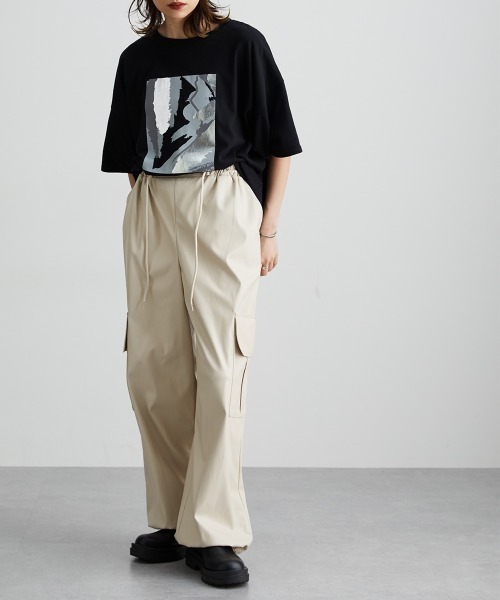 Soiunique（スワユニーク）の「フェイクレザーゆったりサイズカーゴパンツ ［Soiunique］（その他パンツ・レディース・ブラック/ベージュ・L/M/LL）」の11枚目の写真
