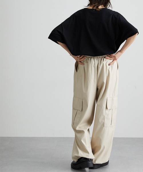Soiunique（スワユニーク）の「フェイクレザーゆったりサイズカーゴパンツ ［Soiunique］（その他パンツ・レディース・ブラック/ベージュ・L/M/LL）」の10枚目の写真
