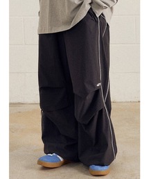 【UNISEX】Filluminate／ツータックナイロンパンツ
