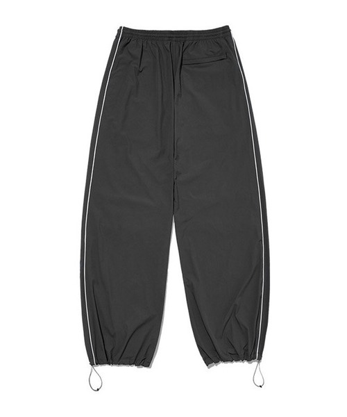 ALAND（エーランド）の「【UNISEX】Filluminate／ツータックナイロンパンツ（その他パンツ・レディース・ブラック/チャコール・MEDIUM/SMALL）」の17枚目の写真