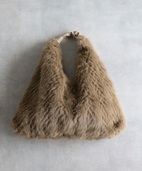 Bonjour Sagan（ボンジュールサガン）の「フェイクファーワンハンドルバッグ（ショルダーバッグ・レディース・モカ/ブラック・FREE）」の17枚目の写真