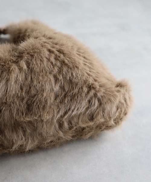 Bonjour Sagan（ボンジュールサガン）の「フェイクファーワンハンドルバッグ（ショルダーバッグ・レディース・モカ/ブラック・FREE）」の18枚目の写真