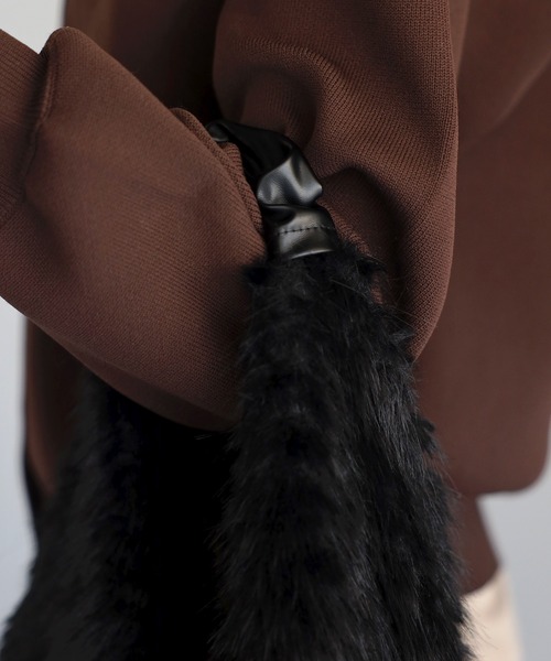 Bonjour Sagan（ボンジュールサガン）の「フェイクファーワンハンドルバッグ（ショルダーバッグ・レディース・モカ/ブラック・FREE）」の9枚目の写真