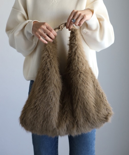 Bonjour Sagan（ボンジュールサガン）の「フェイクファーワンハンドルバッグ（ショルダーバッグ・レディース・モカ/ブラック・FREE）」の11枚目の写真