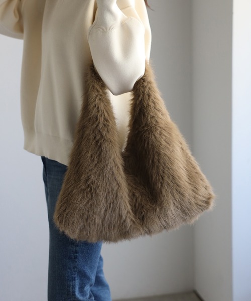 Bonjour Sagan（ボンジュールサガン）の「フェイクファーワンハンドルバッグ（ショルダーバッグ・レディース・モカ/ブラック・FREE）」の12枚目の写真