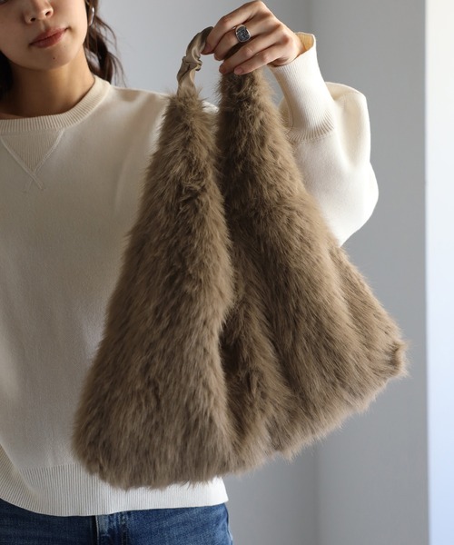 Bonjour Sagan（ボンジュールサガン）の「フェイクファーワンハンドルバッグ（ショルダーバッグ・レディース・モカ/ブラック・FREE）」の13枚目の写真