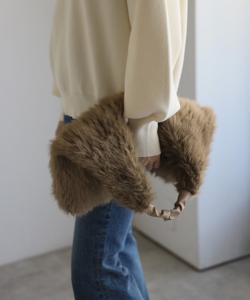 Bonjour Sagan（ボンジュールサガン）の「フェイクファーワンハンドルバッグ（ショルダーバッグ・レディース・モカ/ブラック・FREE）」の14枚目の写真