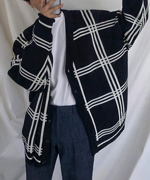 NOWLE（ノウル）の「【NOWLE】Vネック チェック柄 ニット カーディガン（カーディガン/ボレロ・メンズ・ベージュ/マスタード/ブラック・MEDIUM/LARGE/X-LARGE）」の2枚目の写真