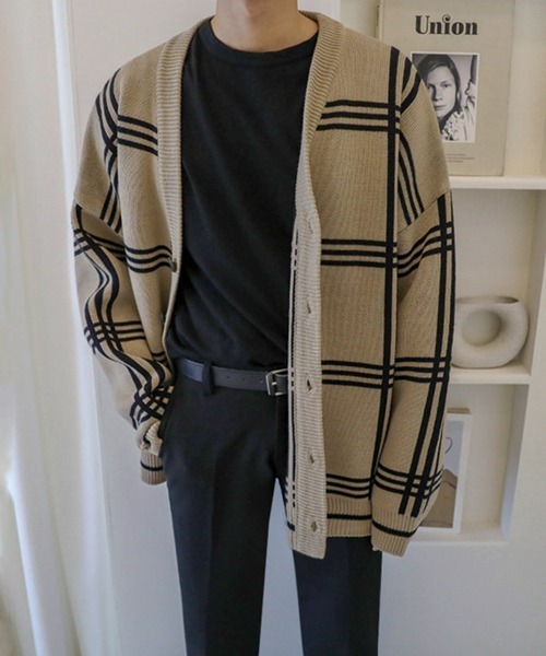 NOWLE（ノウル）の「【NOWLE】Vネック チェック柄 ニット カーディガン（カーディガン/ボレロ・メンズ・ベージュ/マスタード/ブラック・MEDIUM/LARGE/X-LARGE）」の11枚目の写真