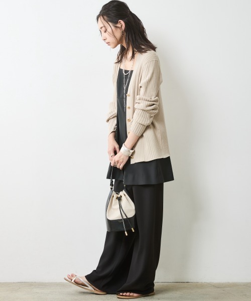 CHIC STYLE(シックスタイル)の「ストレートパンツ <大きいサイズ有>シックスタイル(その他パンツ・レディース・ベージュ系/ブラック・M/L/LL/3L/4L/5L)」の14枚目の写真