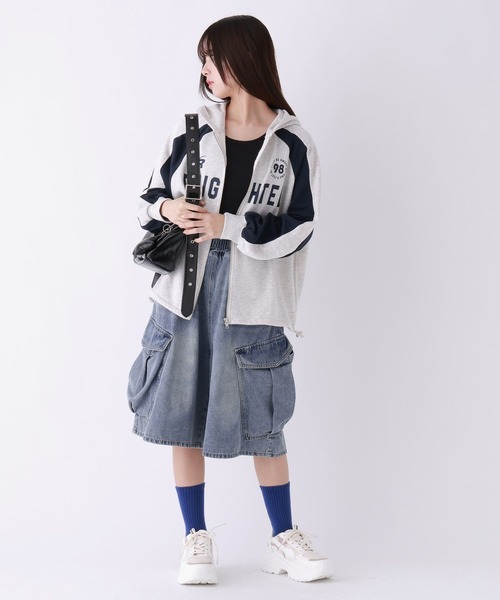 repipi armario（レピピ アルマリオ）の「ゲーミング裏毛ZIPパーカー（パーカー・キッズ・ブルー/グレー/ブラック・SMALL/MEDIUM/LARGE）」の4枚目の写真