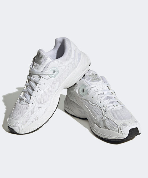 バーニーズニューヨーク購入　adidas ASTIR W IE9887 ホワイト バーニーズニューヨーク購入 adidas ASTIR W IE9887 ホワイト