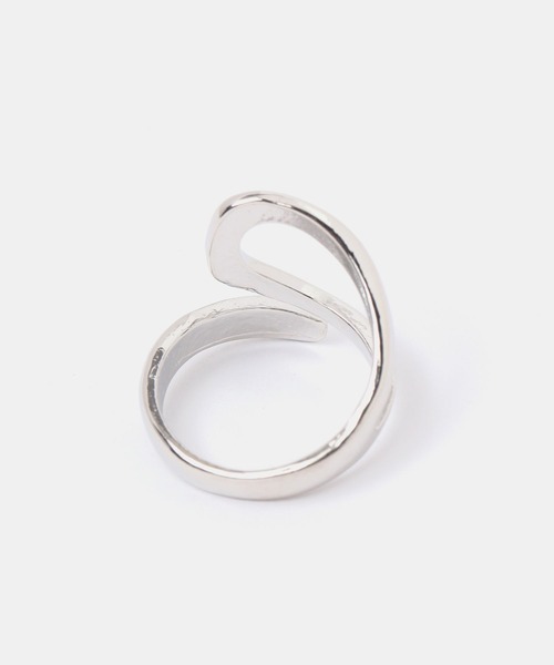 FOREVER 21（フォーエバー トゥエンティーワン）の「ヘンケイリング２（リング・レディース・シルバー・FREE）」の2枚目の写真