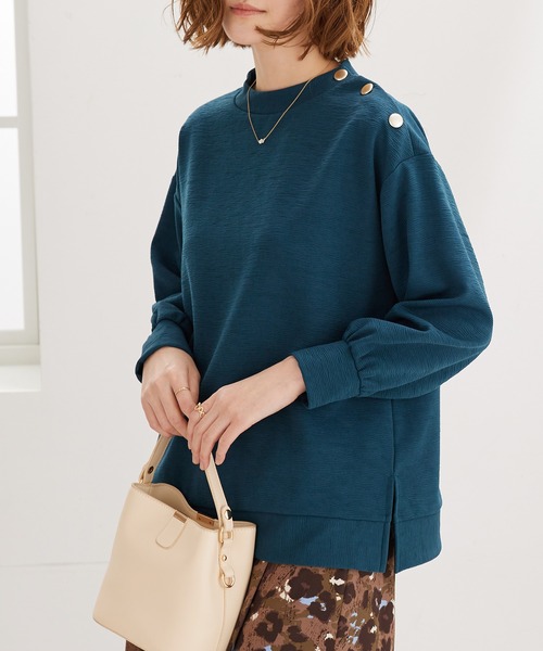 BELLUNA PLUS(ベルーナ)の「ジャカード素材肩ボタンプルオーバー(Tシャツ/カットソー・レディース・アイボリー/ターコイズブルー/チャコール/コーラル・MEDIUM/LARGE/X-LARGE)」の3枚目の写真