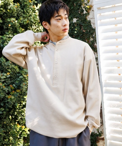 niko and...(ニコアンド)の「トタンテレコヘンリープルオーバー(Tシャツ/カットソー・メンズ・オフホワイト/ブラック・MEDIUM/LARGE)」の2枚目の写真